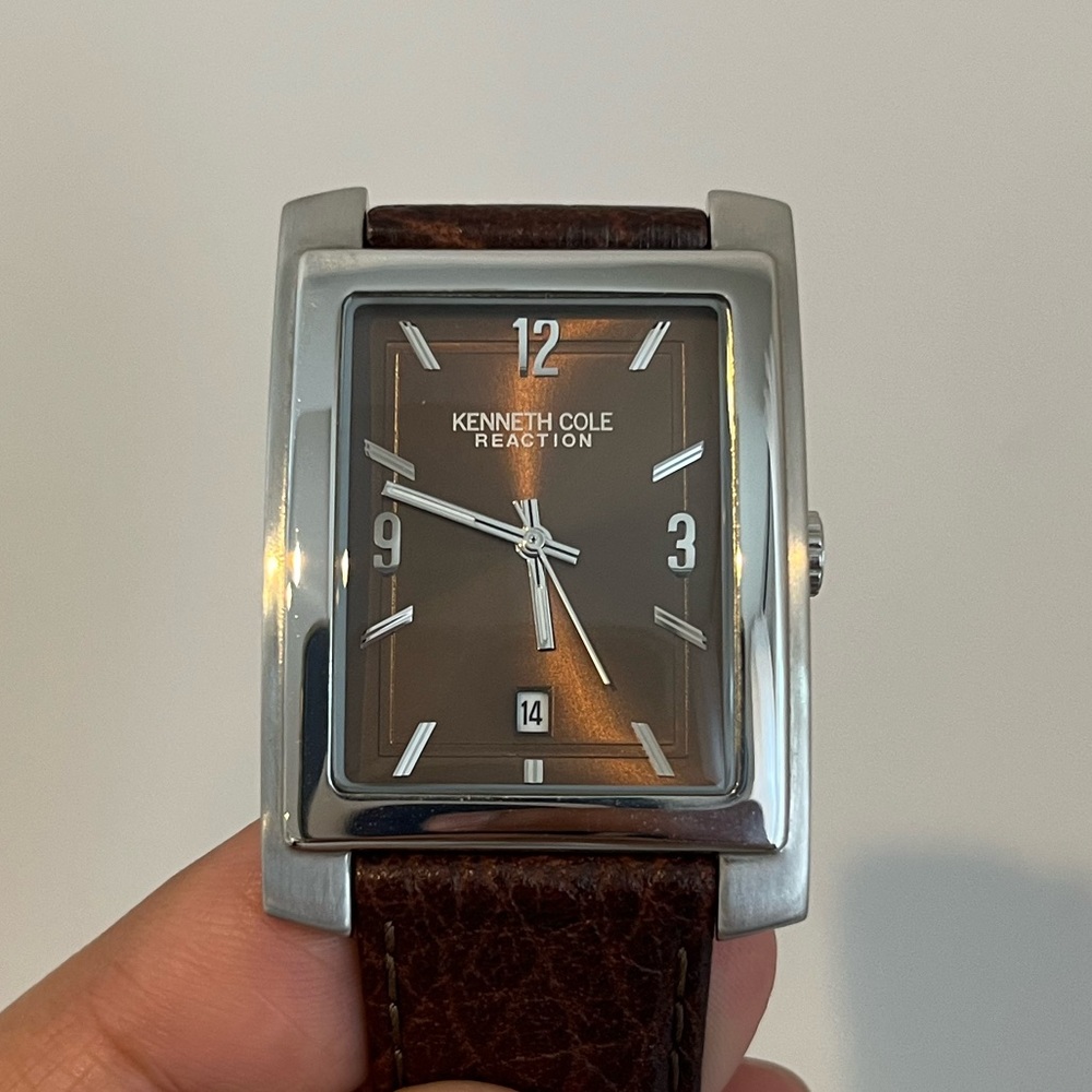 Kenneth Cole Men’s Leather Watch (with Date)